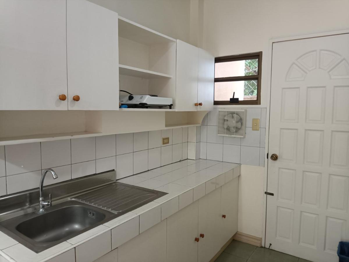 Golden Belle Apartelle And Suites Davao Bagian luar foto
