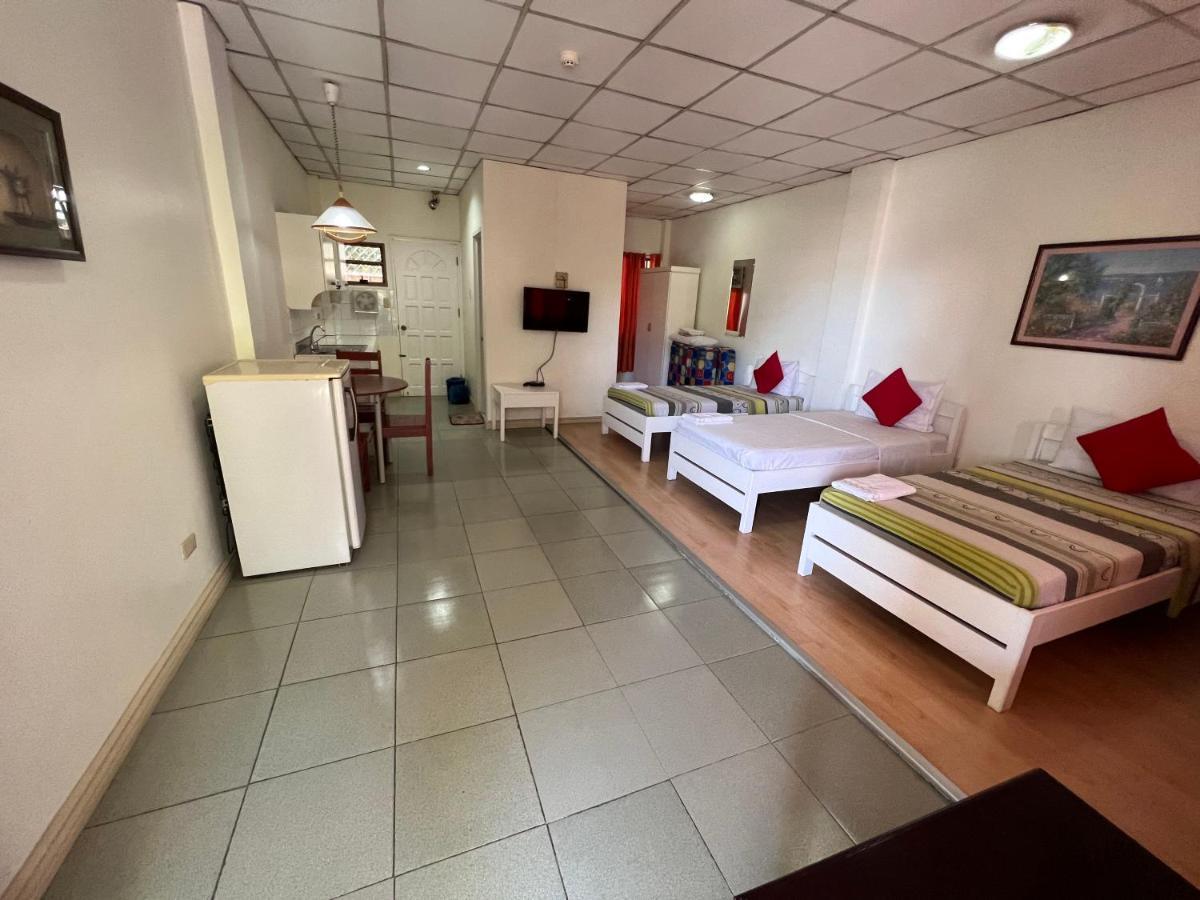 Golden Belle Apartelle And Suites Davao Bagian luar foto