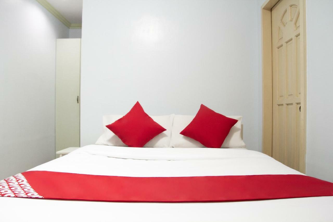 Golden Belle Apartelle And Suites Davao Bagian luar foto