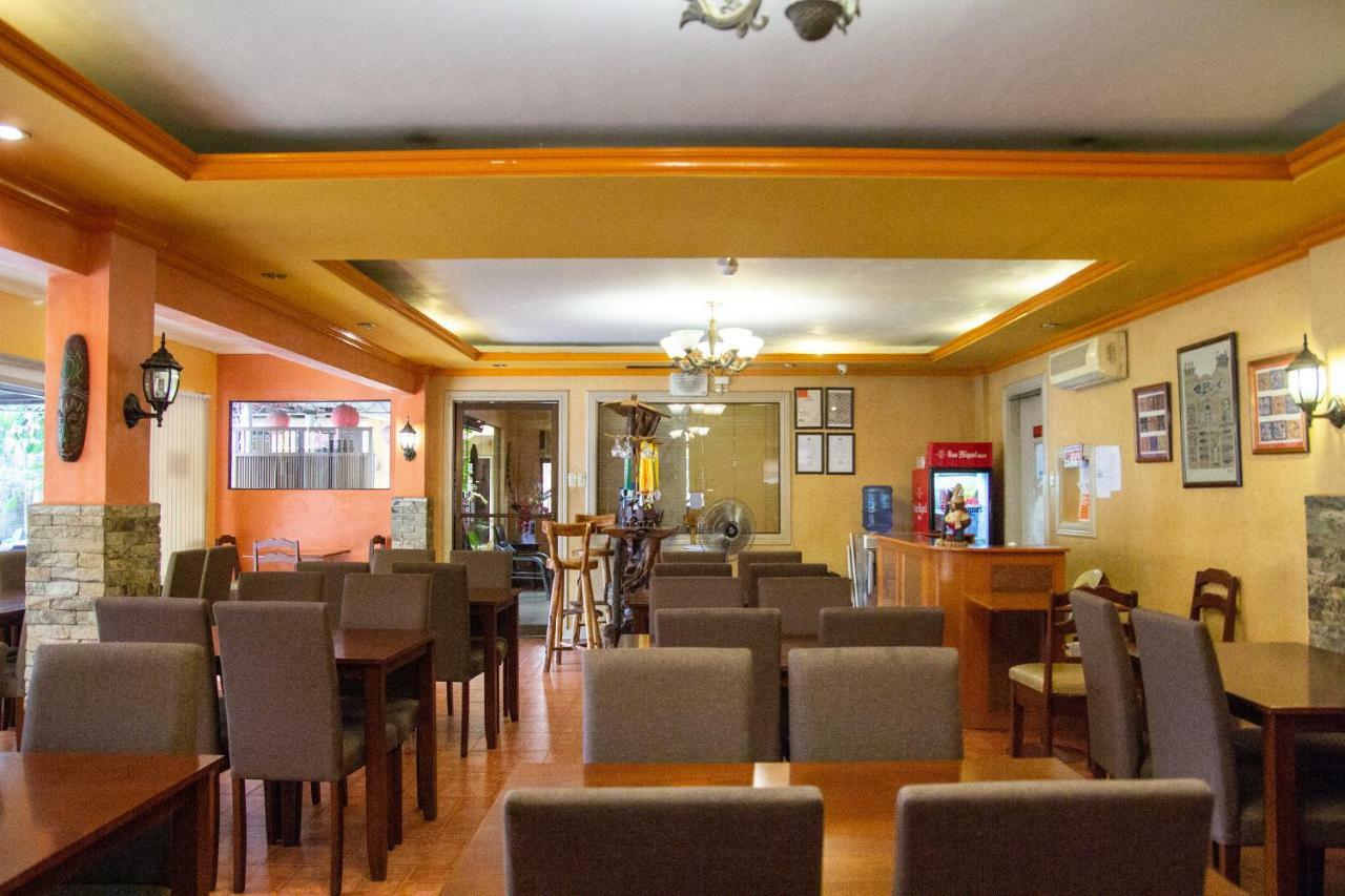 Golden Belle Apartelle And Suites Davao Bagian luar foto